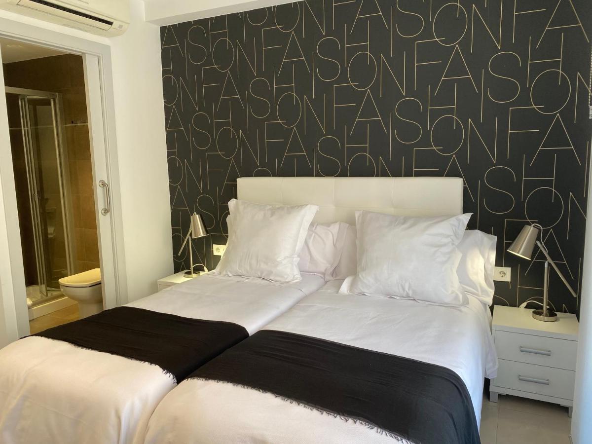 Hostal Somnis Suria Extérieur photo