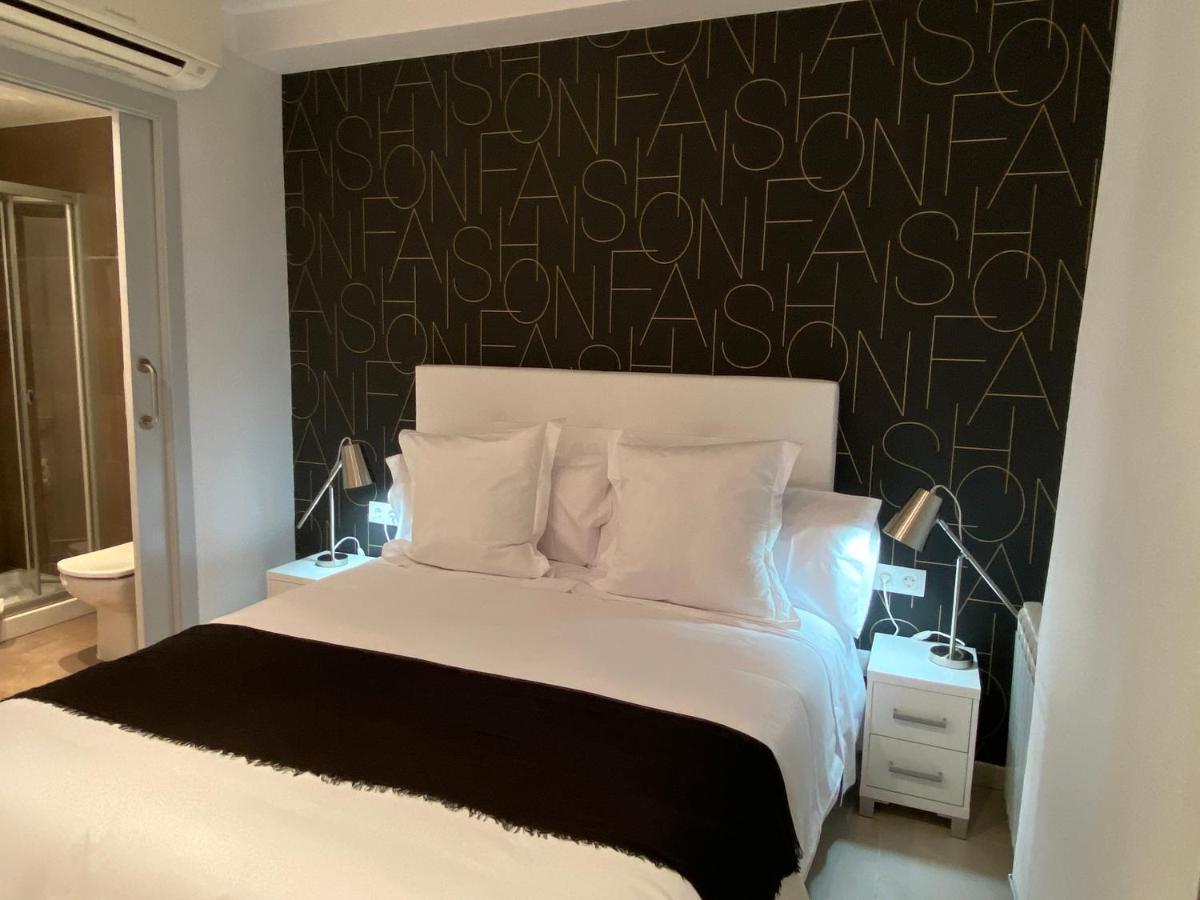 Hostal Somnis Suria Extérieur photo